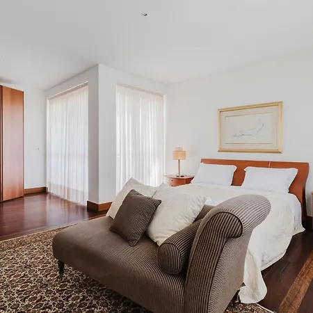 Holiday home Viana Surf House *
