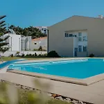 Viana Surf House * 비아나도카스텔로
