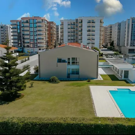 Viana Surf House בית נופש ויאנה דו קסטלו