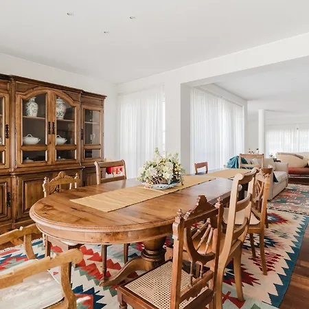 Viana Surf House בית נופש *