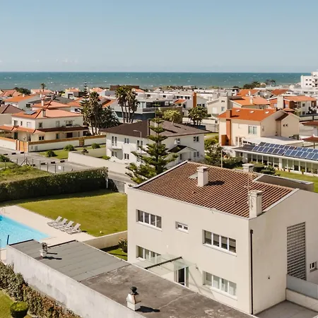 Viana Surf House Casa de Férias